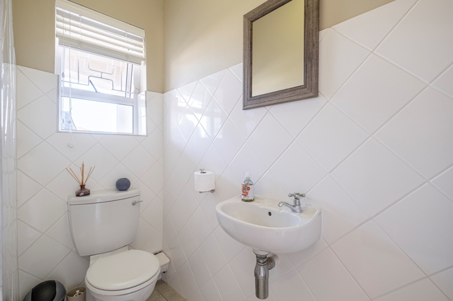 4 Bedroom Property for Sale in Lovemore Park Eastern Cape